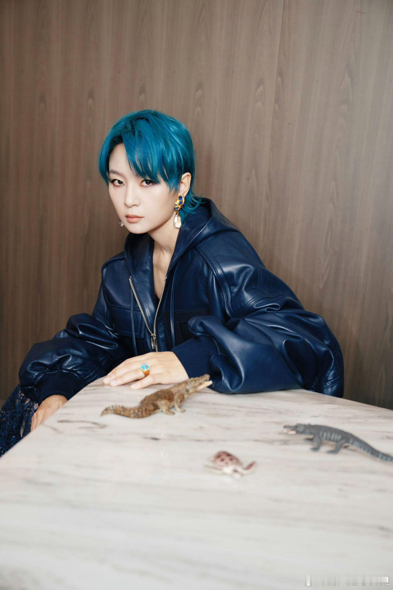 周笔畅新歌路透 被周笔畅微综路透的《stupid》狠狠圈粉！清唱时她与节奏默契十