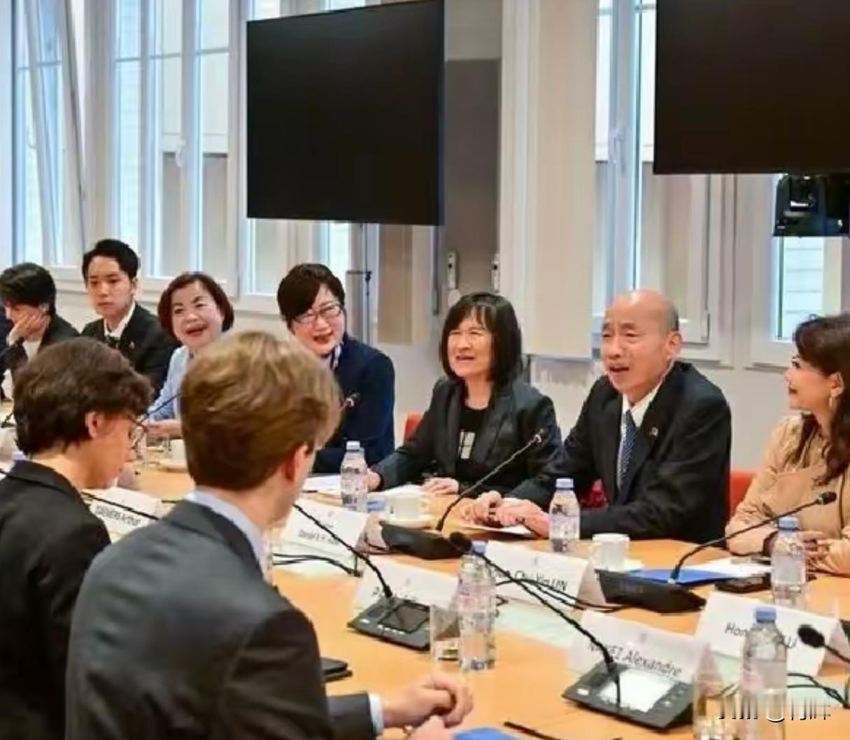 郑丽文根本管不了，韩国瑜窜访法国:台岛在国际上朋友越多就越安全
目前韩国瑜率领代