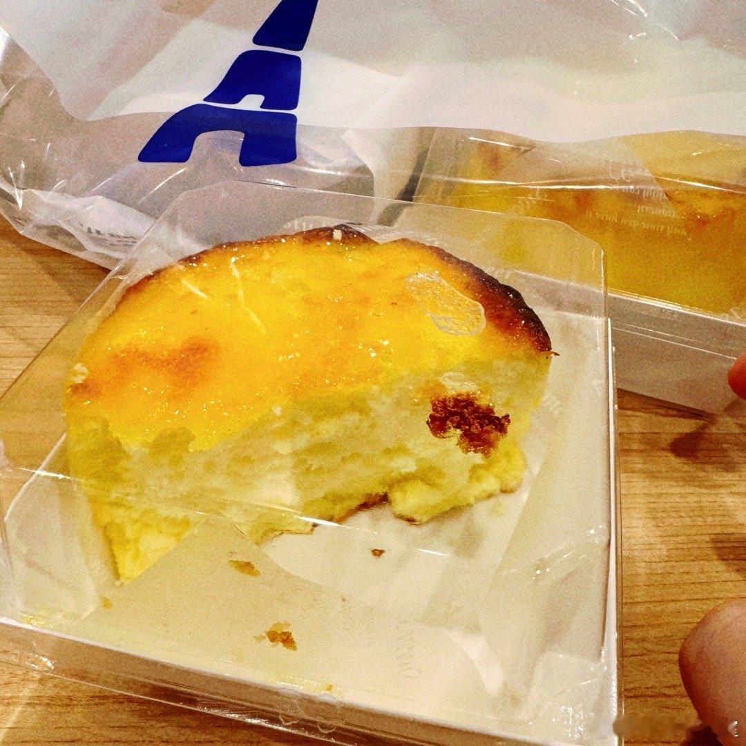 吃了半块🧀🍞 和 一对鸡翅，过过🐷瘾～现在要去跑步半小时[泪] ​​​