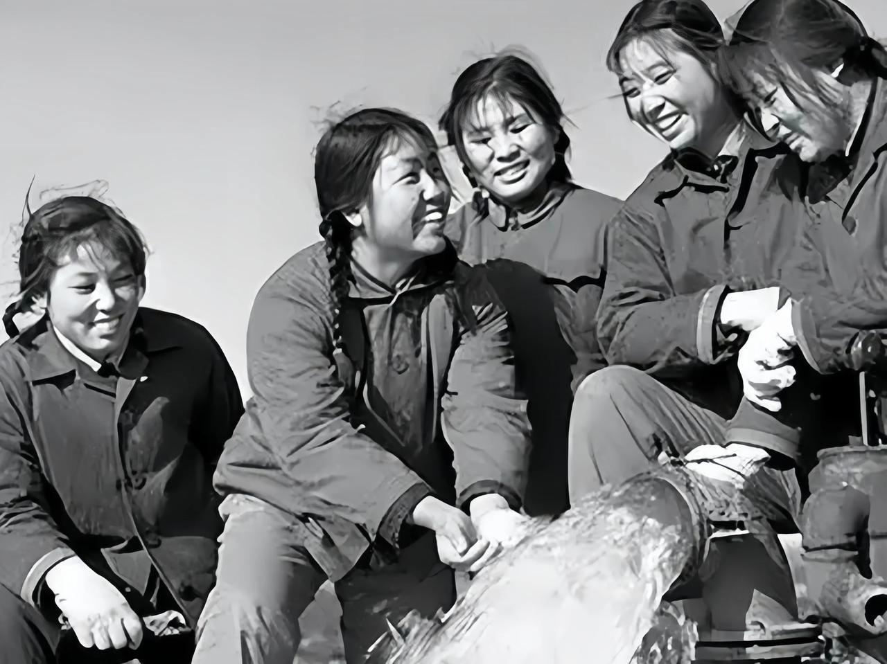 生产队时期，队长到底用不用干活？答案是要干得更多，你信吗？

爷爷说，生产队时期