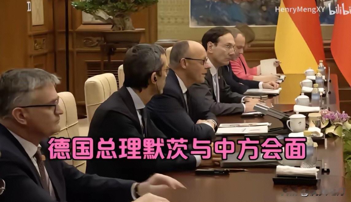 德国总理很务实，典型的“任务型”外交，非乌拉圭式“观光型”外交！
你可以细品：默