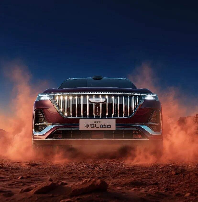 这段时间帮家里选代步SUV，盯着博越hev看了快半个月，线下试驾完第一感受就是，