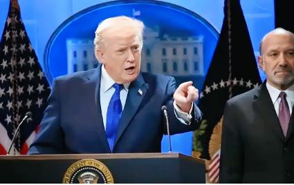 特朗普警告北约，如果美国退出北约，那么北约就会名存实亡，美国可以没有北约，但北约