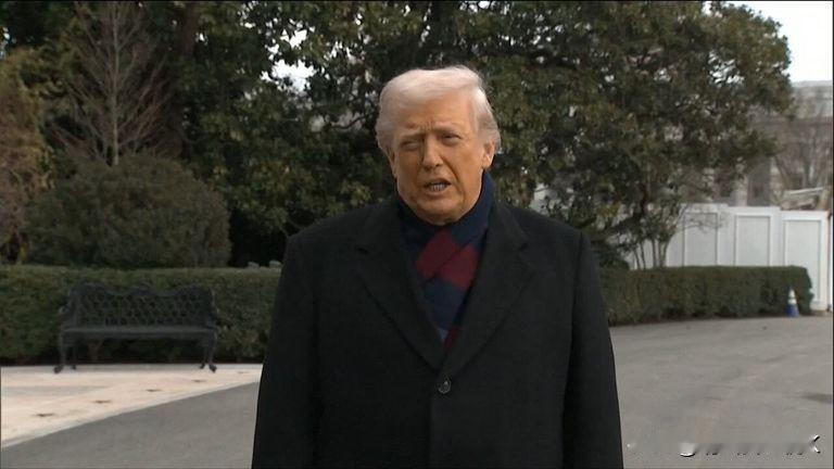 特朗普表示，在叙利亚“伊斯兰国袭击”中三名美国人遇难后，美国“将进行报复”
一名