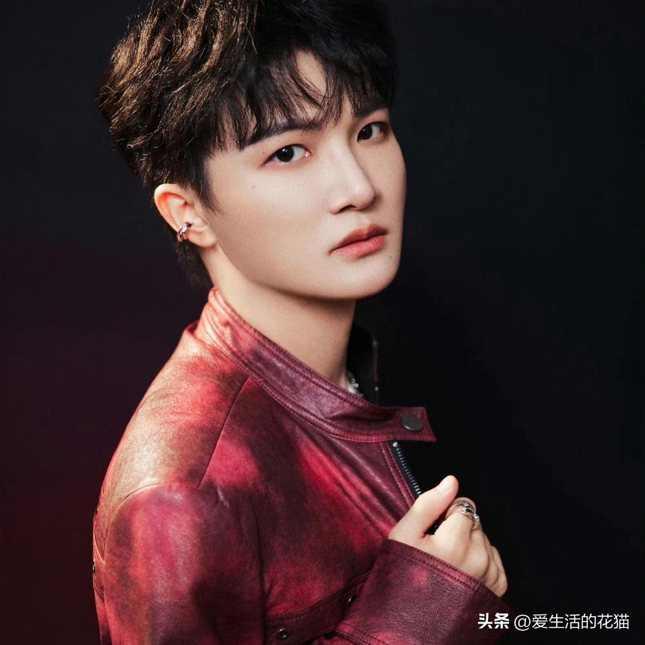 这片子真的是那种越品越有味道的类型，大家都是听完深深唱才离开。

刚出字幕先是一