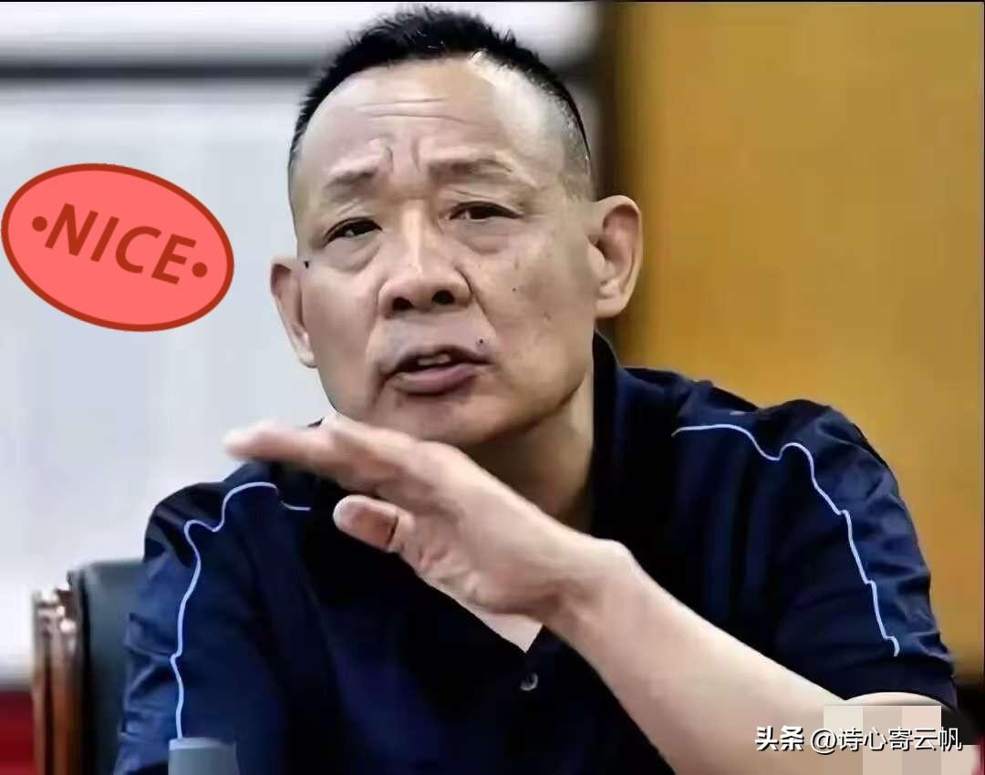 奉劝大家一句，千万不要被于东来给骗了，他表面上看着温和慈祥，像邻家大叔，其实内心