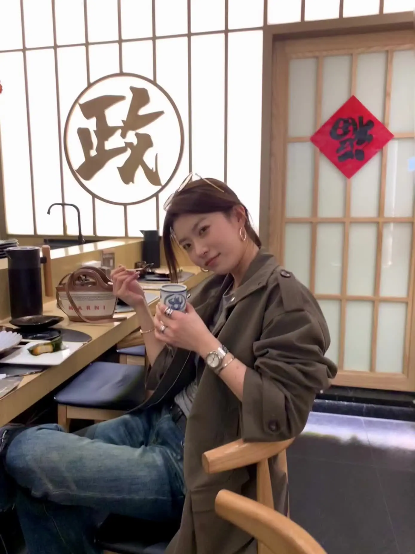 人都会疲惫 会暗淡 但也会因为某个瞬间 重新爱上生活.