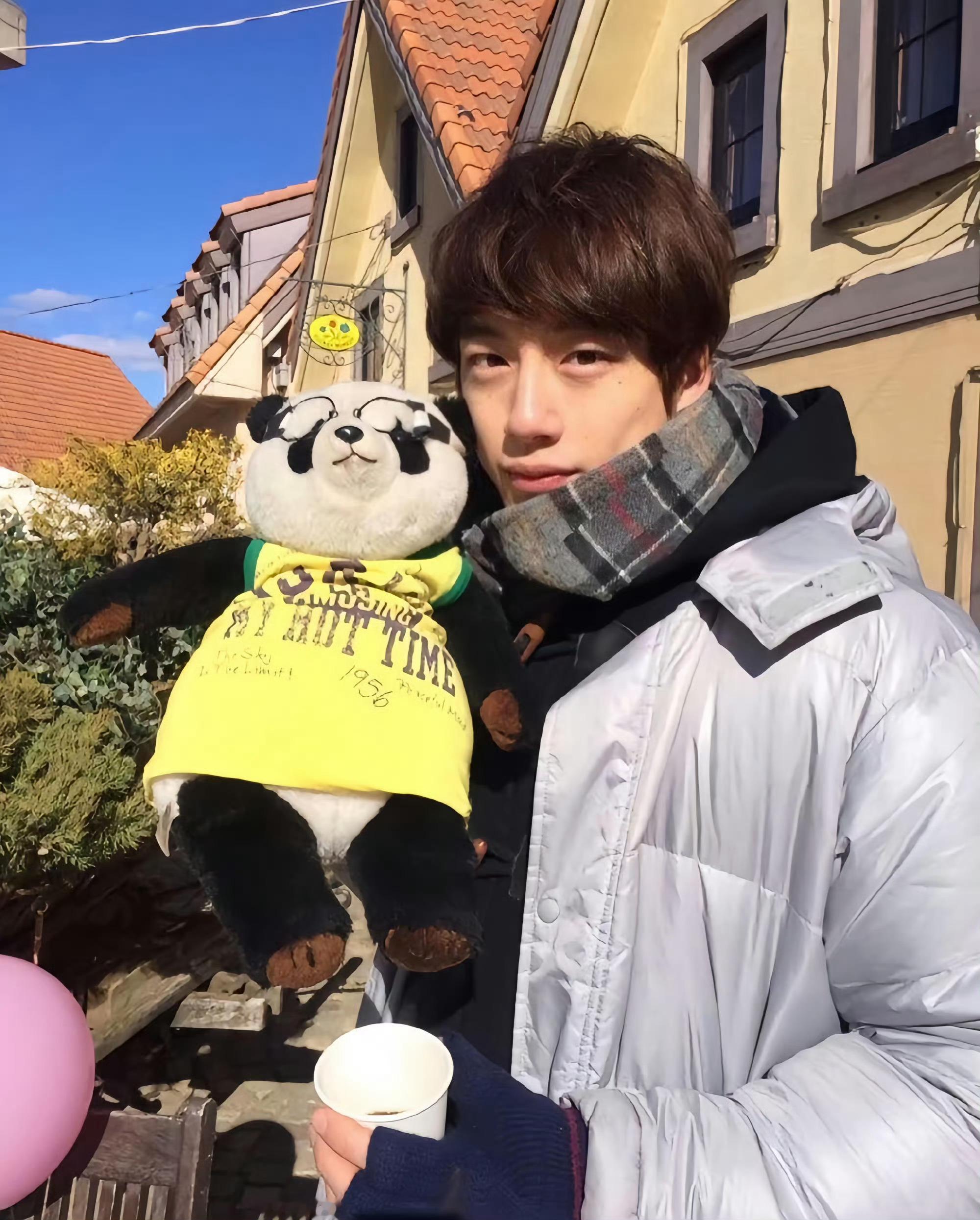 坂口健太郎 坂口健太郎 分享一些男神早期的头像自拍合集完全是盐系天花板 