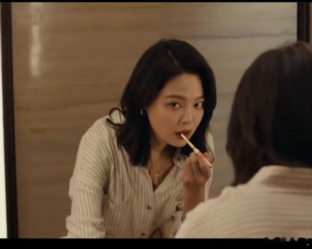 辛芷蕾治好了我的不配得感太飒了，看她从容应对质疑，将专业底气化为言行。我开始学着