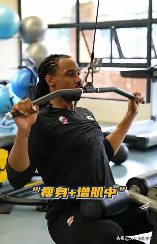 其实说实话，如果不是前段时间被弃用，加上新的大外援要来，萨林杰未必会这么努力训练