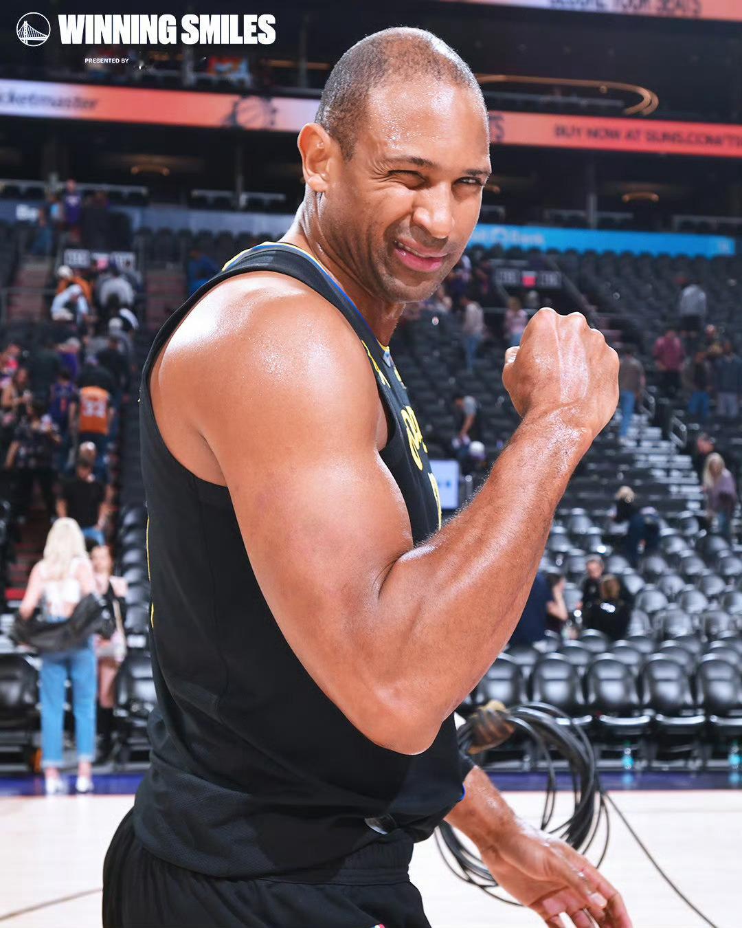 今天看完第四节，我发现科尔其实绝对知道怎么才能赢球，但他之前只想以自己预期的方式