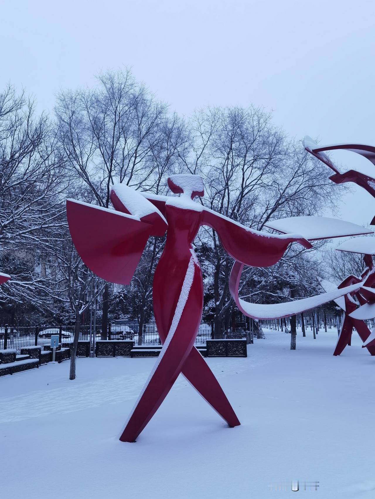 腊七腊八，冻掉下巴，这天也太暖和了，零下十三度