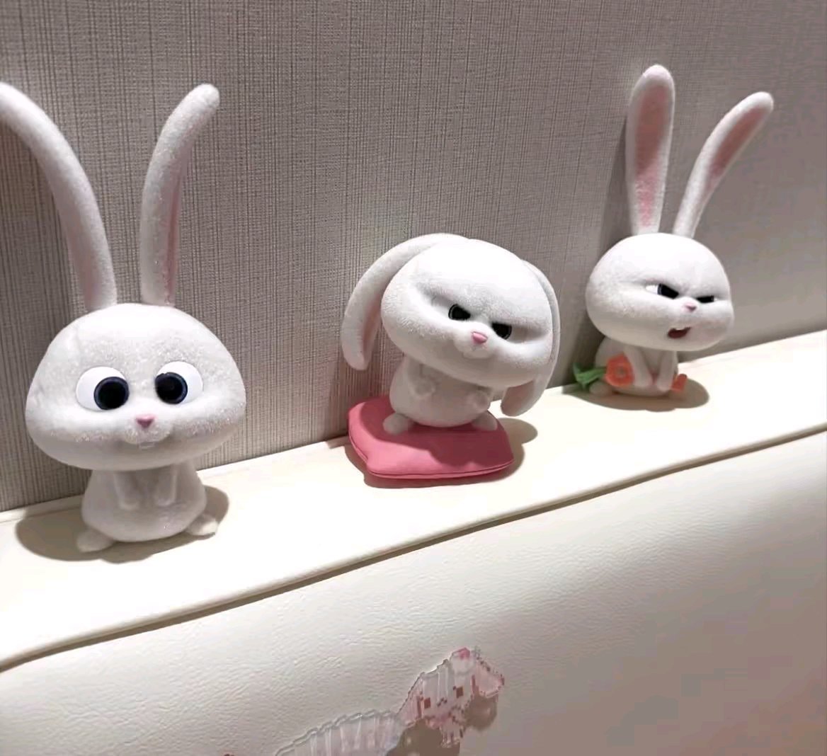 好心酸 读书读不过别人 长的没别人漂亮 没别人瘦 没别人高 没别人那么善解人意 