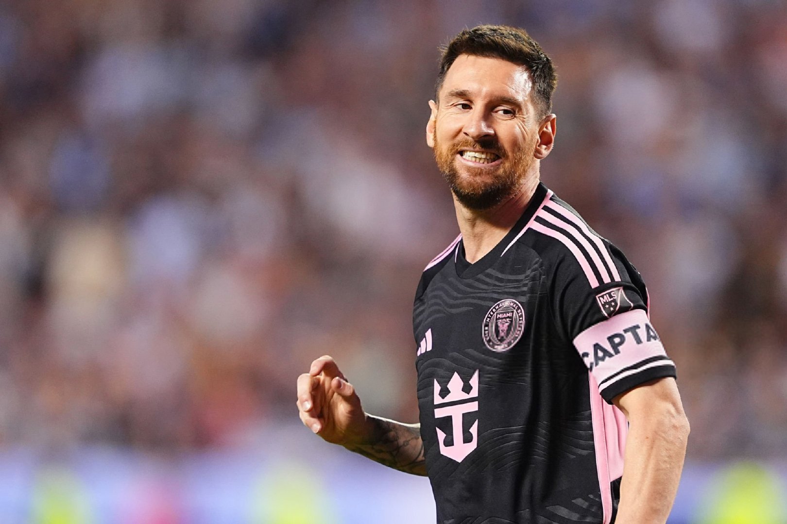 半场迈阿密国际客场1比1堪萨斯城竞技。迈阿密国际后场失误先丢一球，梅西助攻戈麦斯