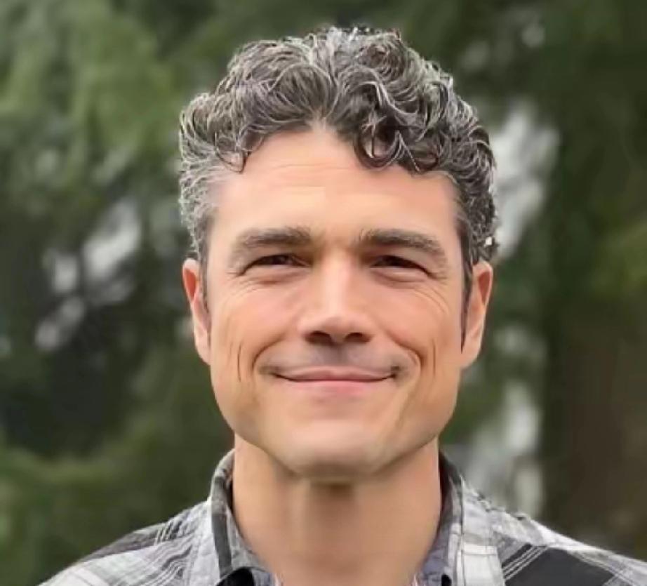 因反对特朗普发起伊朗战争而辞职的美国前国家反恐中心主任乔·肯特今天发文说：“总统