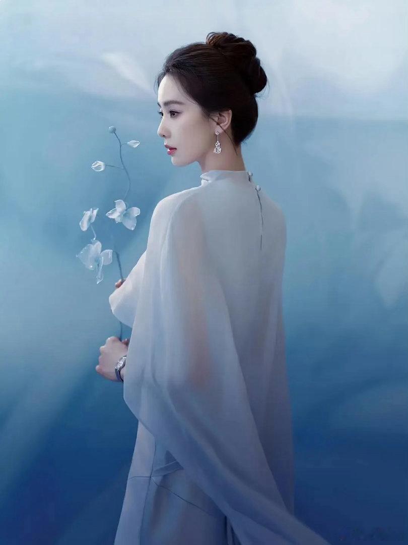 看粉丝拿着精修吹真令人尴尬 