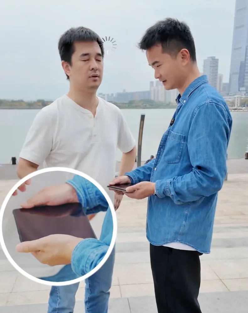 OPPO Find N6 完整配置曝光,路人线下挑战摸不出折痕!