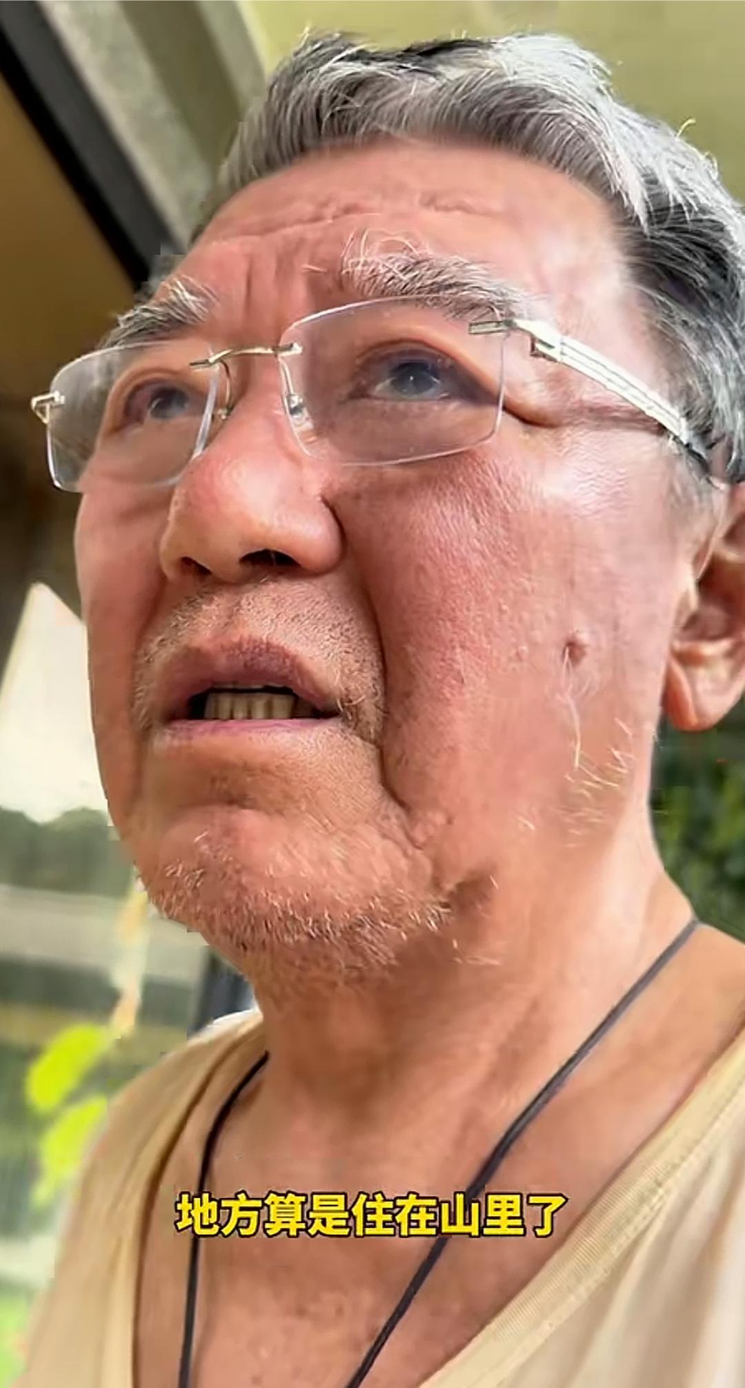 李立群正在考虑75岁后，要不要重新去考个驾照，考完了如果身体健康的话，安心开心开