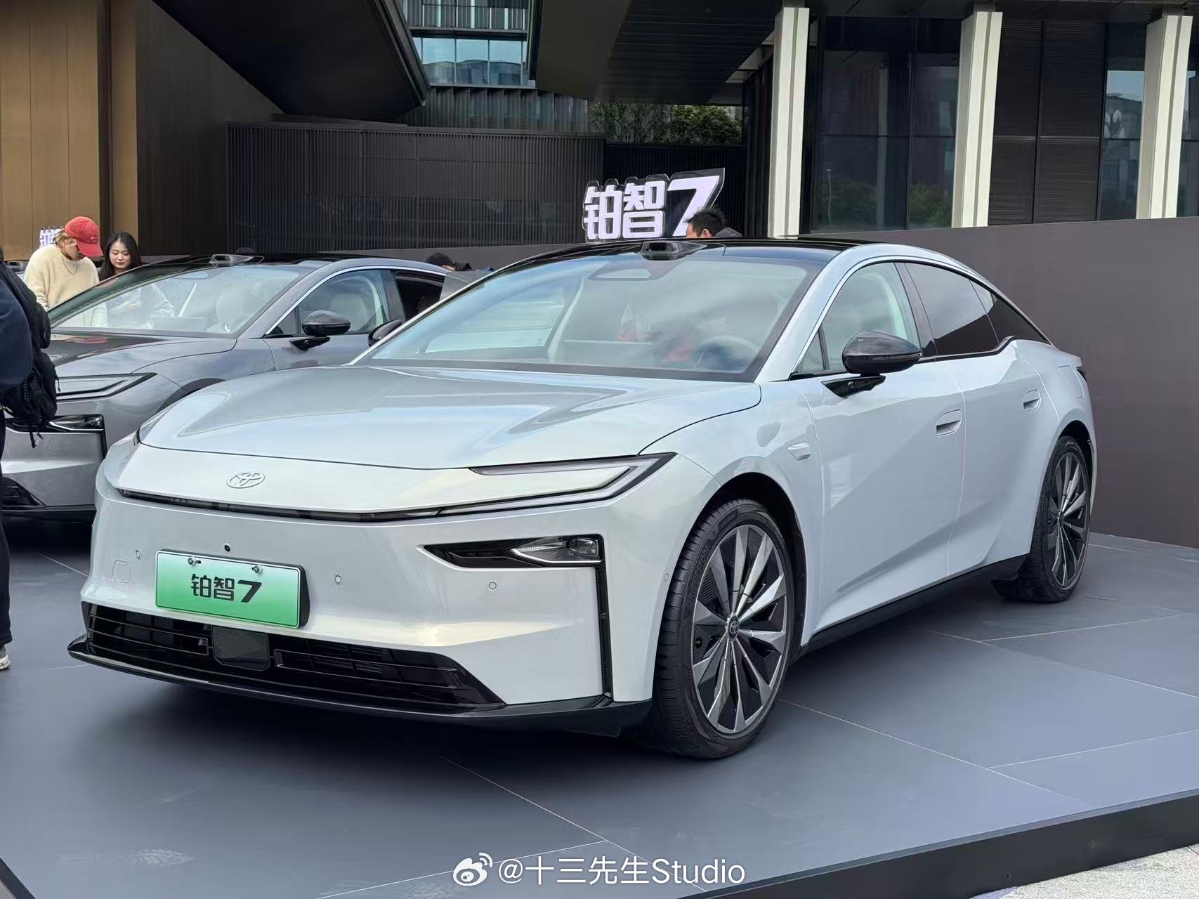 广汽丰田铂智7价格来了，预售权益价15.68万-20.98万，这个价格还是挺炸裂