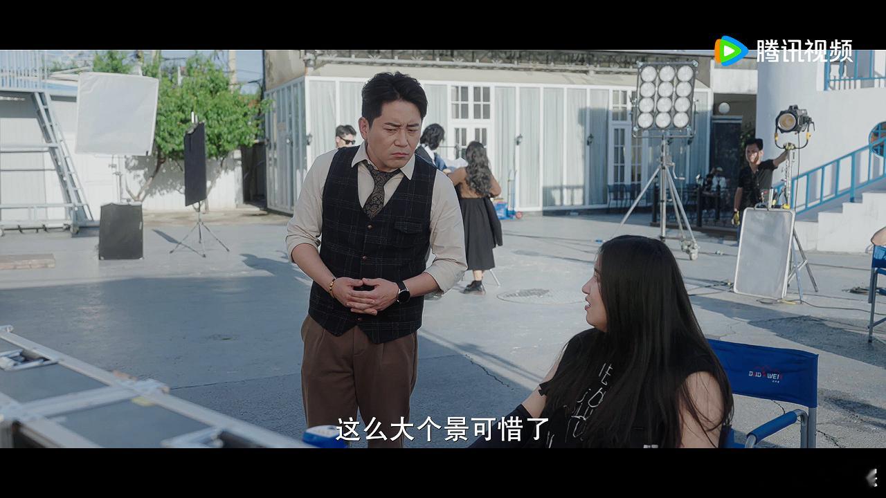 李川什么都没干就成了影帝  所以只有导演是外人一个[doge]整个剧组都是李川的