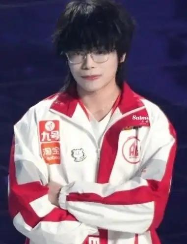 钟意这都能甘心也真能忍

人家嗨嗨暖阳都能进，如果名额少也就算了，一下进去三个，