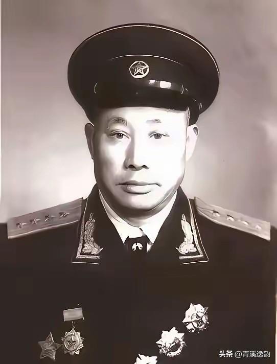 抗战期间，飞夺泸定桥的二十二勇士幸存者刘金山，被5个日本兵包围，就在奋力搏杀之际