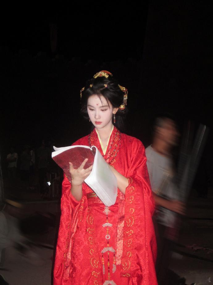 陈都灵楚朝大王谁发明的 陈都灵楚朝大王九宫格 九宫格珍藏楚朝瞬间！陈都灵俏皮发问