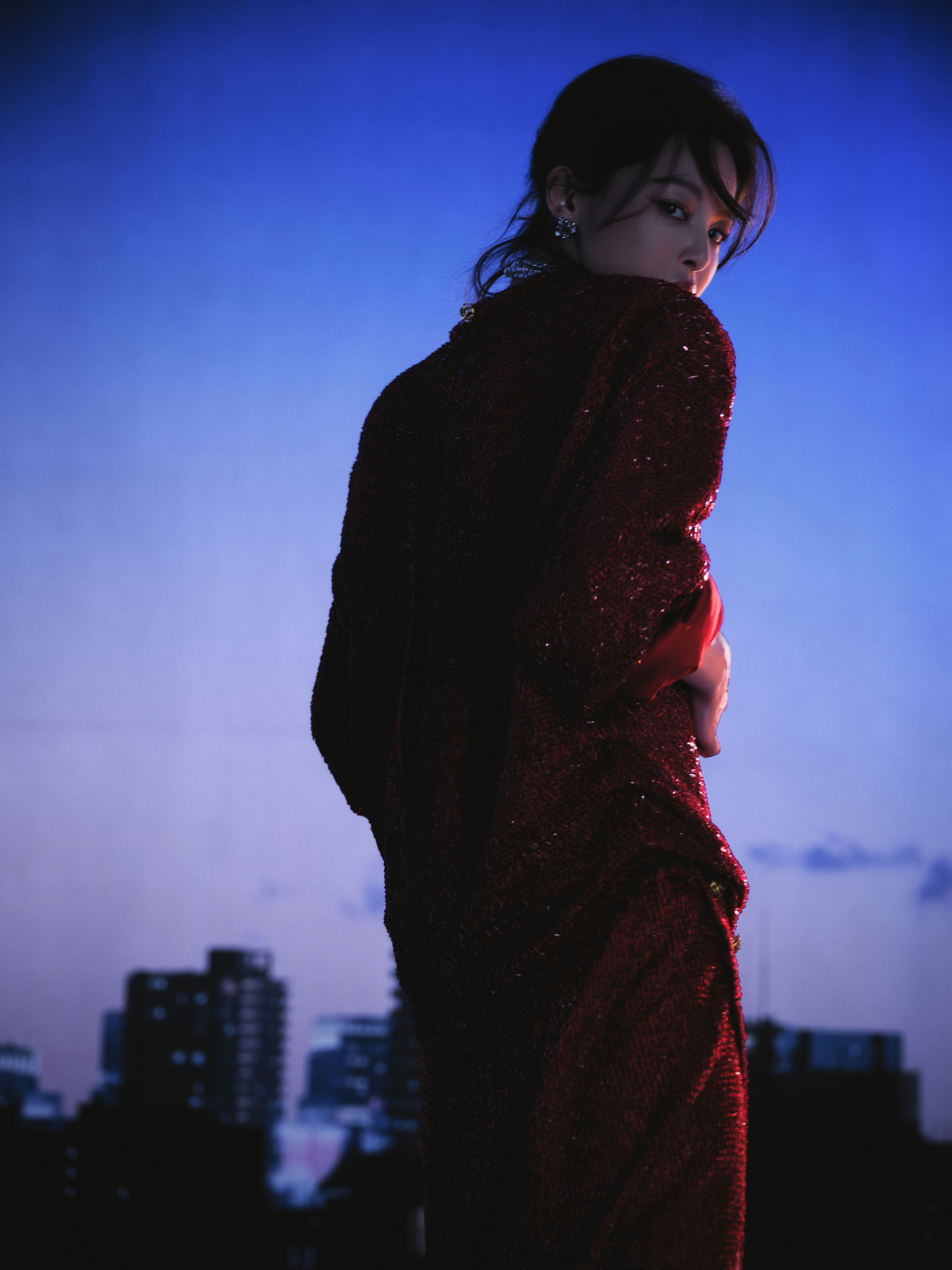 辛芷蕾｜微博之夜第二组造型也正式发布 ，这样的场合怎么能少的了你香的加持！CHA