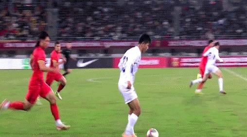 今天晚上中国队0:0，与熊猫杯冠军擦肩而过！而本场最郁闷的球员非汪士钦莫属！他下