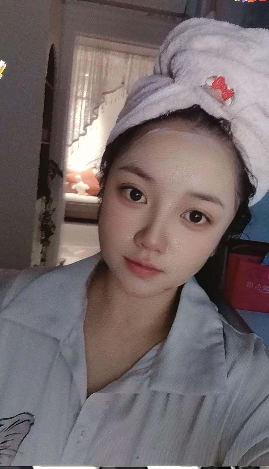 能走一辈子的关系从来不是靠套路，而是骨子里的真和善在互相吸引，人的根本是有情有义