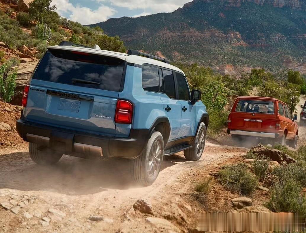 全新丰田普拉多官图曝光，具有两种设计风格，你觉得全新普拉多颜值如何？