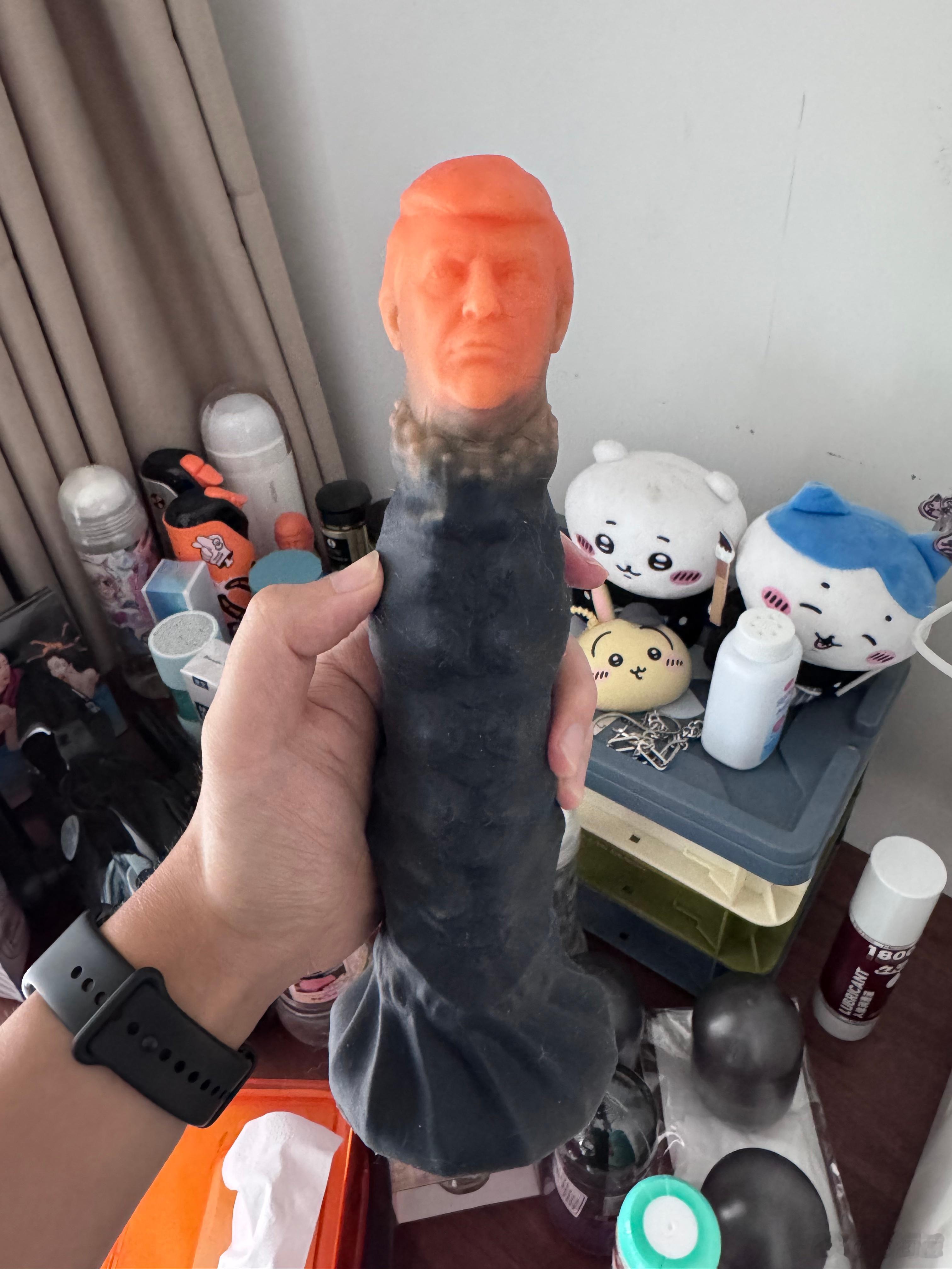 每天对着特朗普我也是挺尴尬的.... 