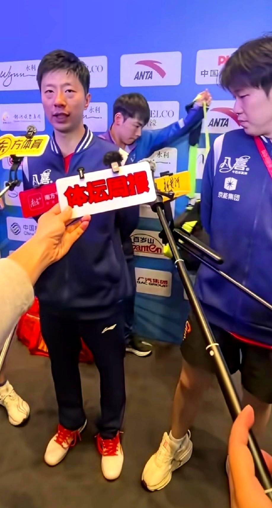 最近北京男团的采访名场面，又让网友笑到打鸣！大头王楚钦的“龙哥依赖症”真藏不住—