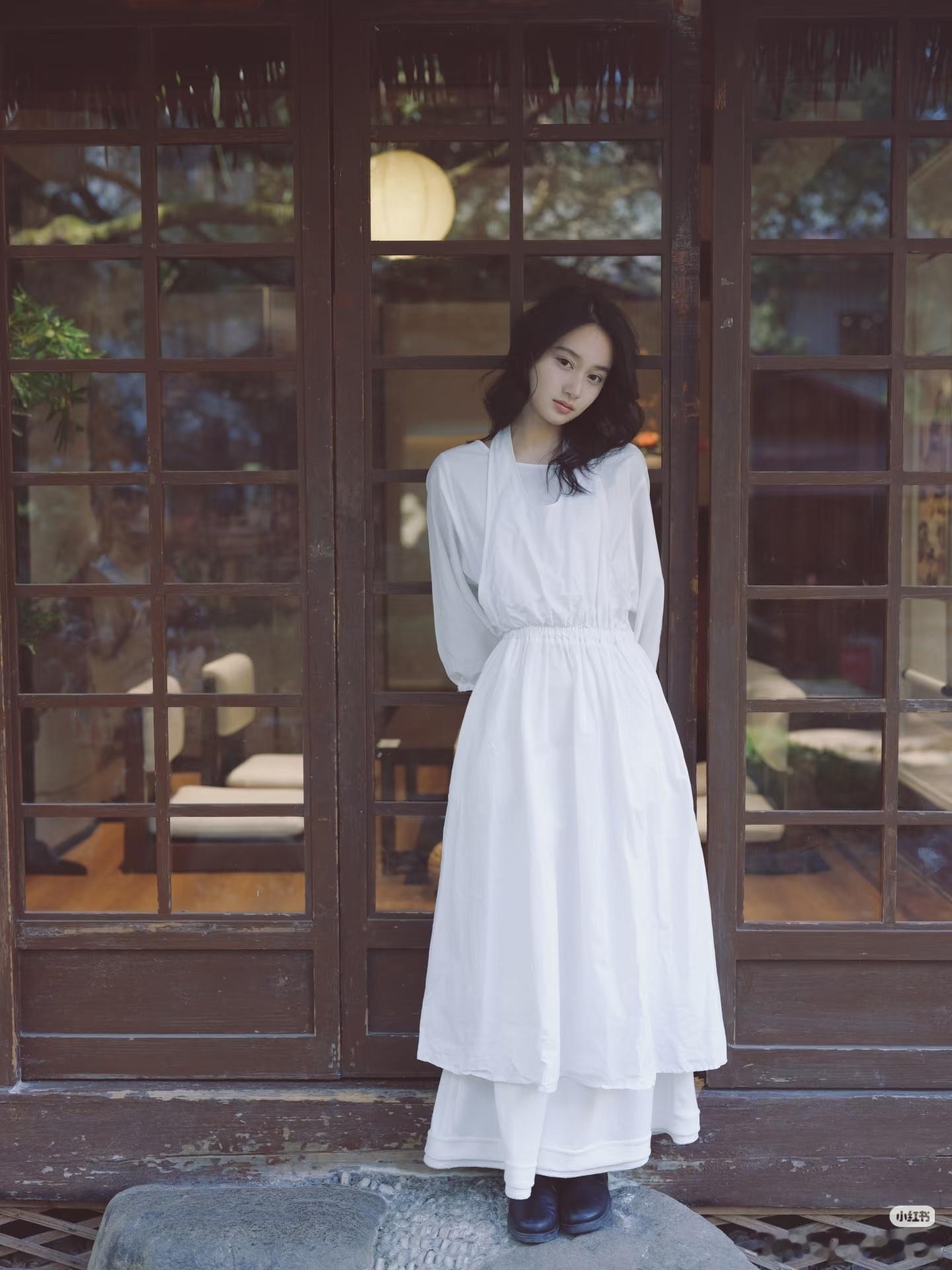 李沁夏梦两版淳儿意难平 夏梦在冰湖里的表现太出色了，00后的她把淳儿的性格刻画得