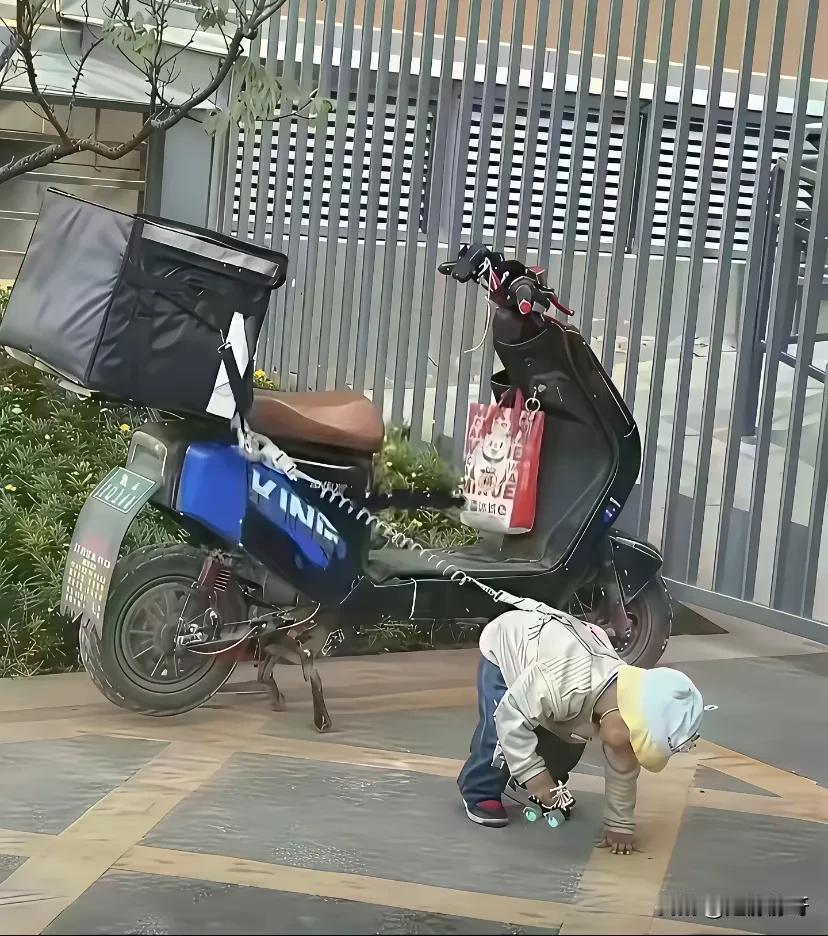 看到这一幕，眼睛湿润了……