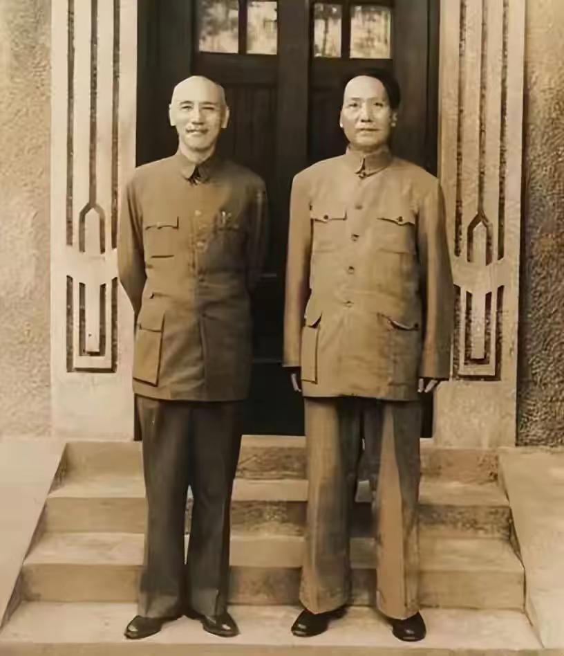 独有英雄驱虎豹，更无豪杰怕熊罴。历史上的今天，1945年8月28日，毛主席赴重庆