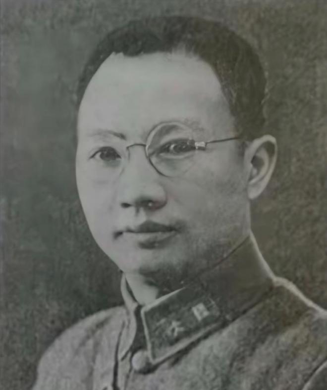 1949年，国军军长刘伯龙赴滇途中，因一辆抛锚卡车与车上军官起冲突，竟当场下令将