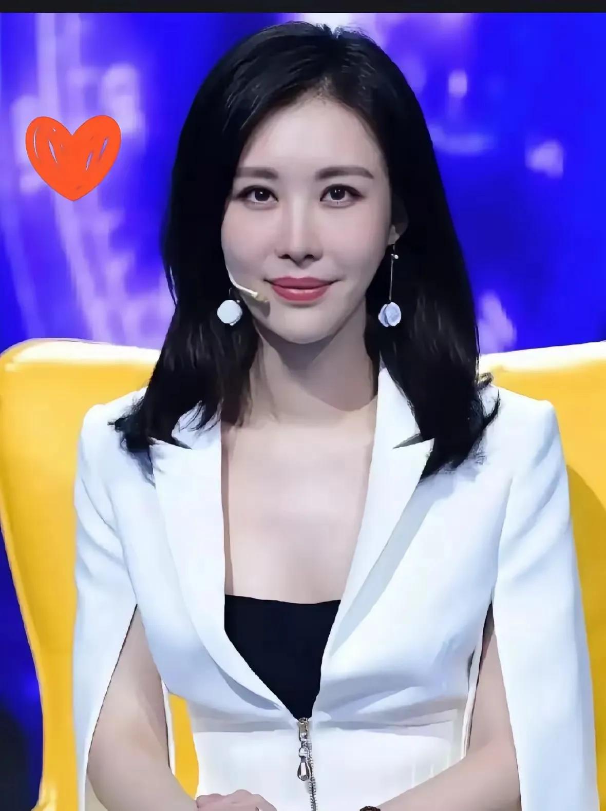 真的不相信爱情了
也有点欣赏王石了
虽然一把年纪了，他也确实有权利追求自己的爱情