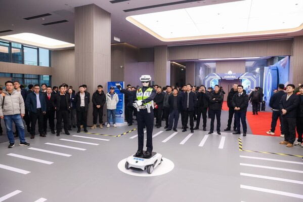 300+经销商现场签约 奇瑞墨甲机器人加速2026合作新篇章