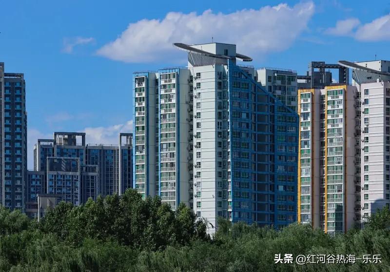 进入3月以来，楼市小阳春如约而至，多地房地产交易火爆。

聚焦一线城市：

最热