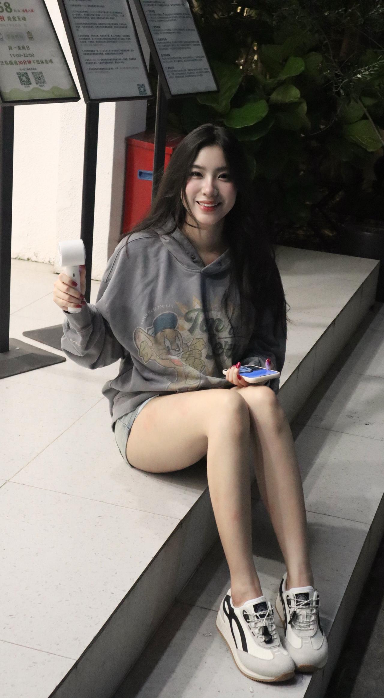 对不起，总是离你这么远 其实 我的心 好想好想在靠近你一些