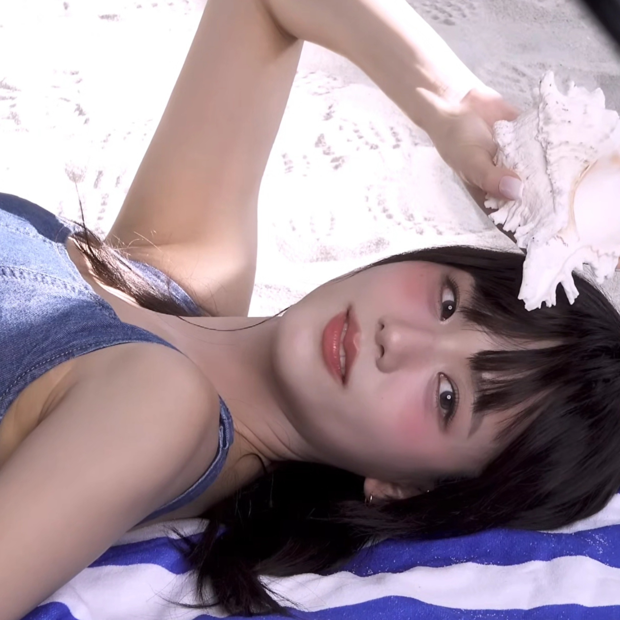 金智秀不愧是行走的画报啊🌸太漂亮了，真是一张让人看完毫无脾气的脸😚 