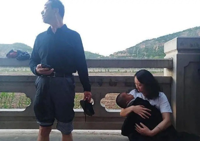 甘肃平凉，退伍军人史学毅同妻子正如往常一样在泾河南岸散步，而突然妻子的一句话，引