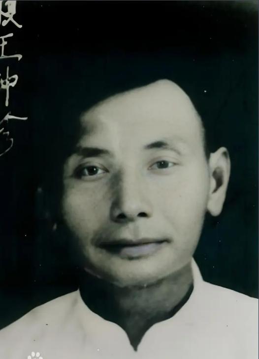 “棋仙”钟珍被吹上天了？扒开那些神乎其神的棋谱，真相挺扎心的
刷短视频的时候，你