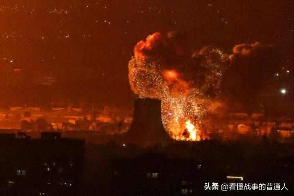 美以空袭伊朗油轮，打的是伊朗的经济命脉。很多人以为，伊朗只能挨打。错了！真相是：