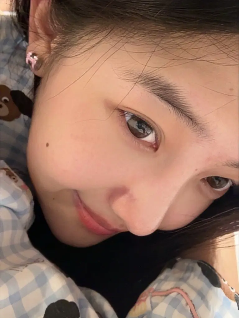 幸福就像猫追自己的尾巴 有时候刻意追寻反而容易错过 不如转个身 它可能就在你身边