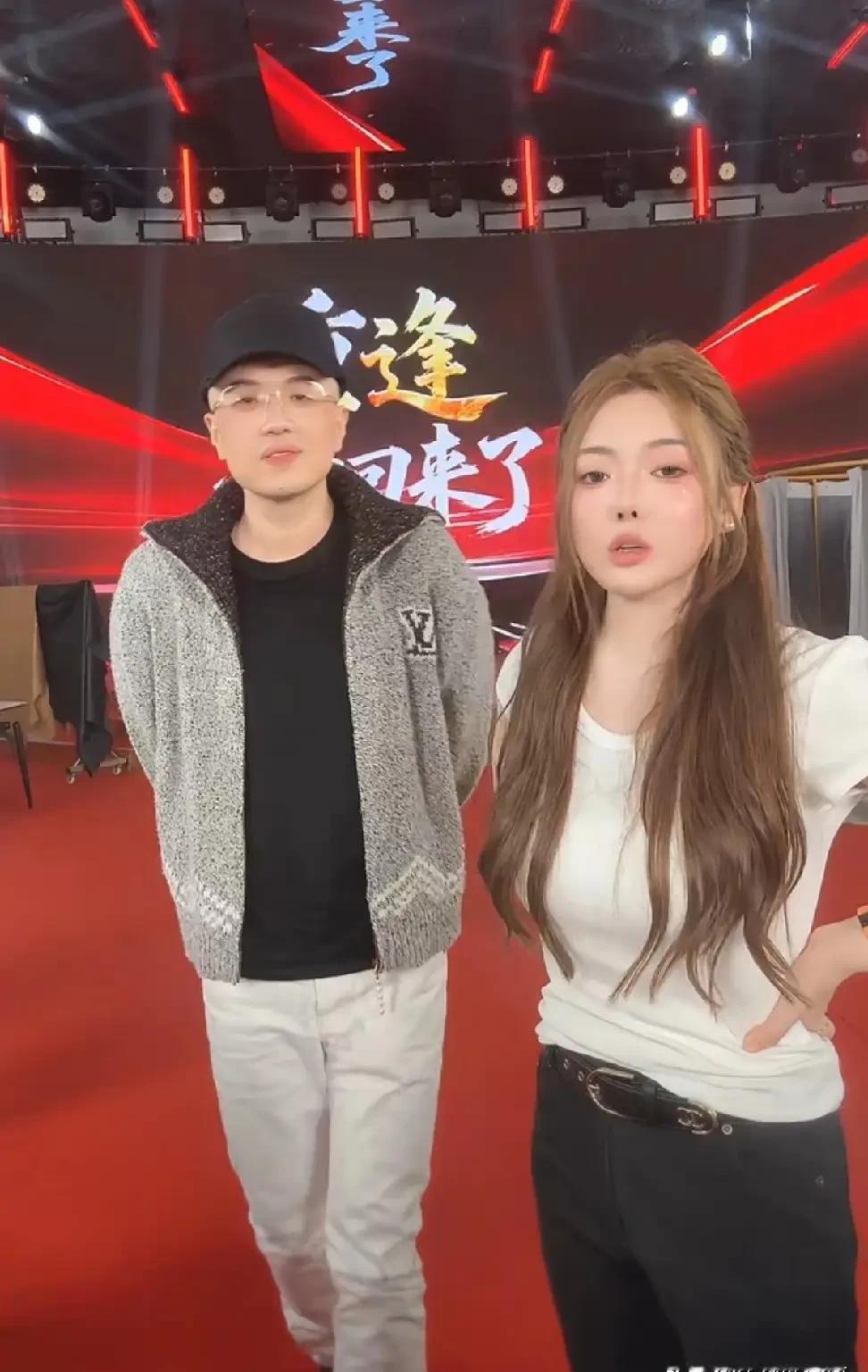 200万粉丝都炸锅了！
辛巴到底有没有家暴徒弟蛋蛋？
这事儿反转得我瓜都掉了！