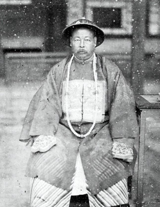 1875年，李鸿章说：新疆那不毛之地，不要就不要了！左宗棠大怒：166万平方公里