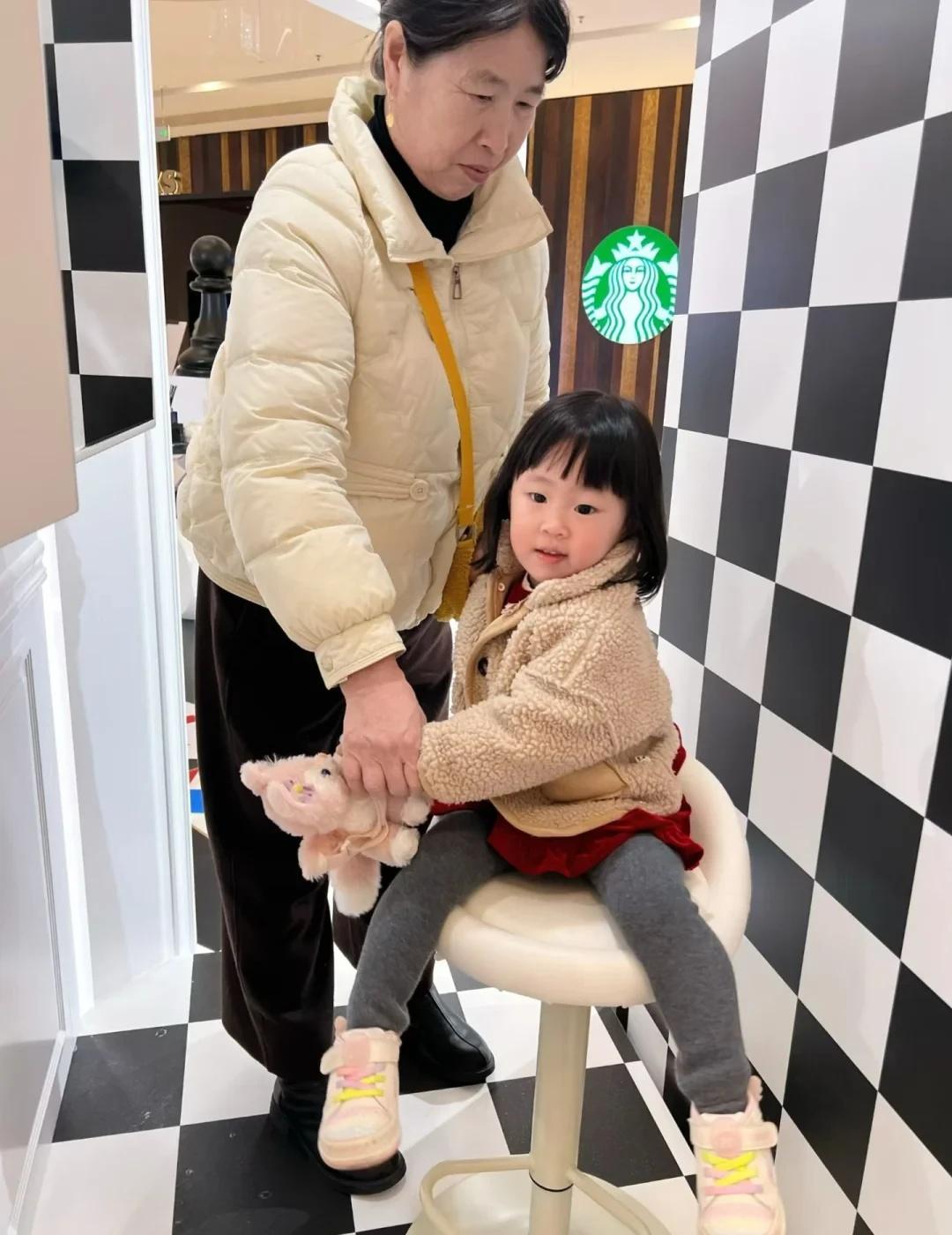 简单的快乐，最心安
不用追逐太多，简单的拥有就很幸福
生活感悟