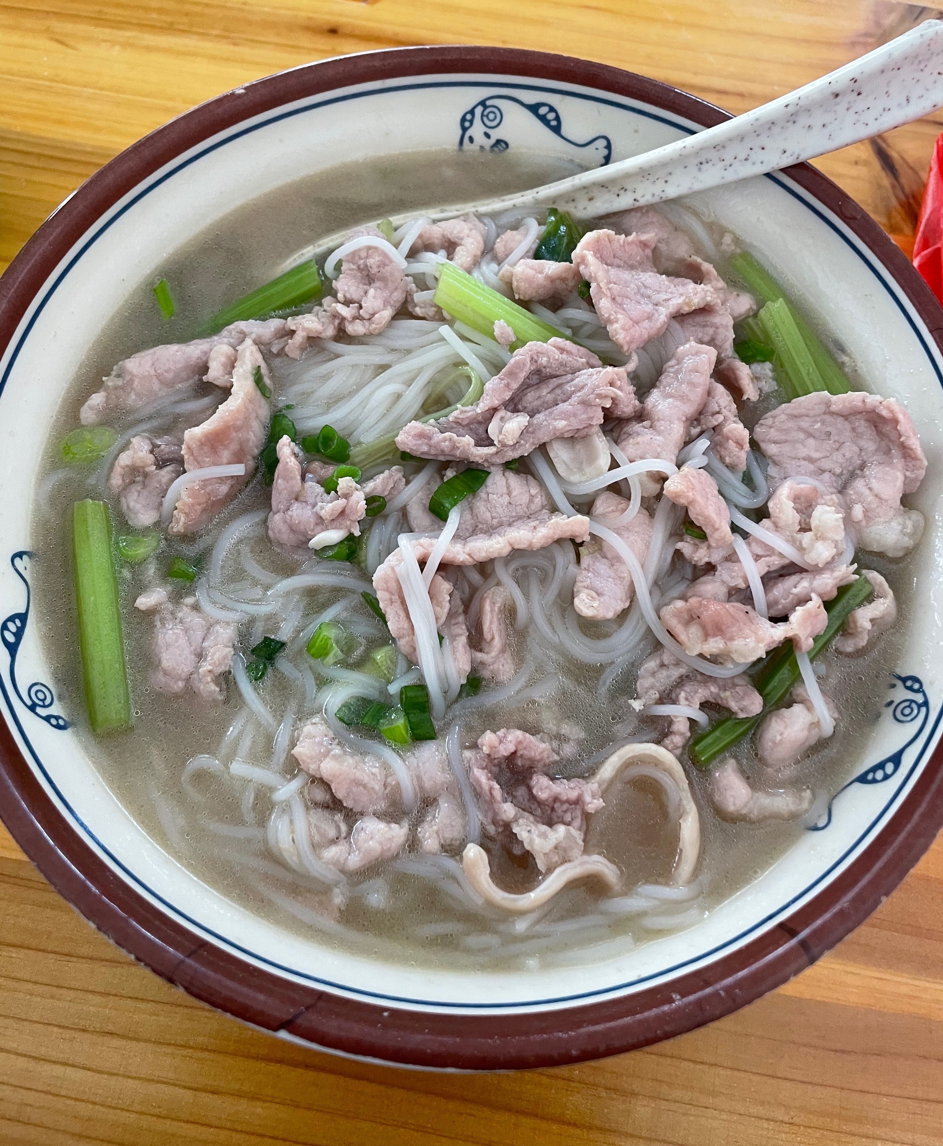 被玉林大里这碗粉惊艳到了玉林美食玉林美食攻略 玉林市北流大里镇的煮米粉，味道非常